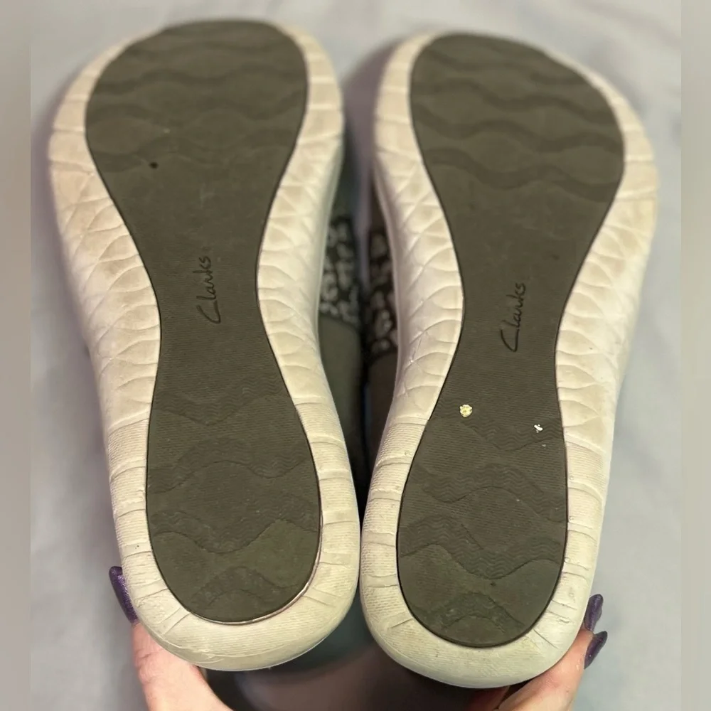 Clarks Cloudsteppers Washable Knit Slip-Ons Adella Stride Dark Olive. Size 9 GUC - Picture 4 of 8